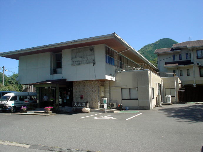 ������@��a���y�����s���z