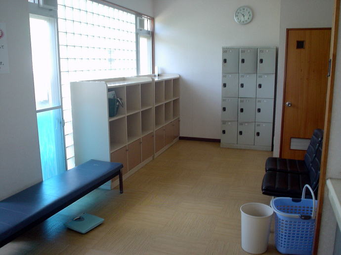 ������@��a���y�����s���z