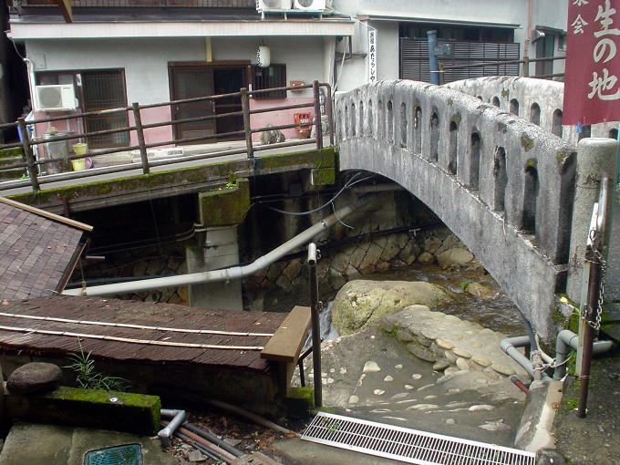 ���̕􉷐�@�ړ��y�����s���z