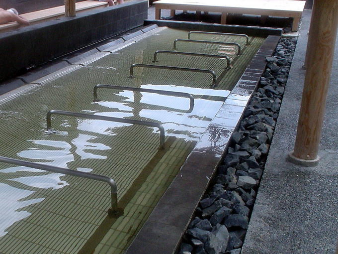 ���̎R�Љ�����@�A�N�A�C�O�j�X�y�����s���z